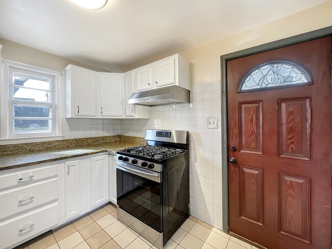 Building Photo - 1832 N Culpeper St