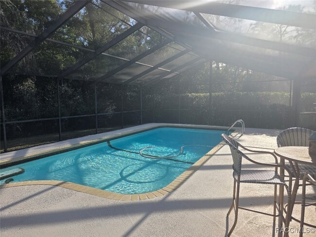 Building Photo - 25 Holly Ct