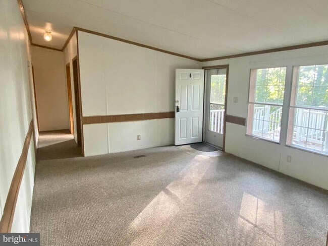 Foto del edificio - 192 Pine Rd