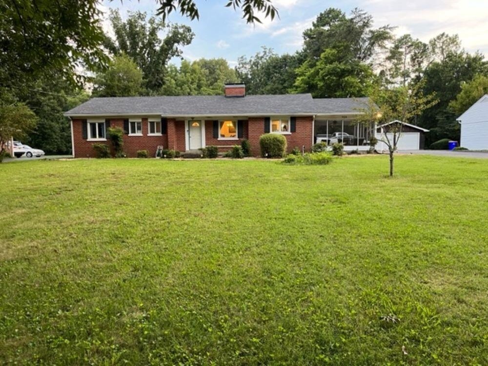 Foto principal - 723 Highland Way