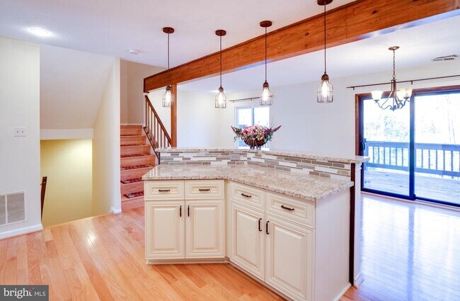 Building Photo - 2303 Glade Bank Way