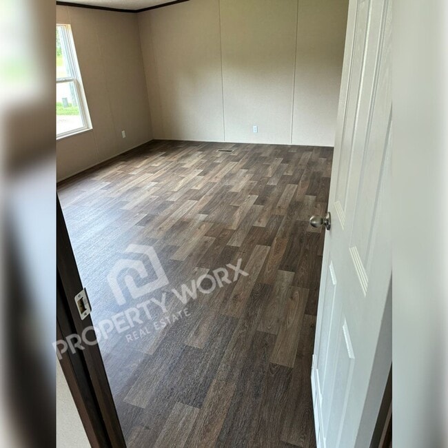 Building Photo - 3 Bedroom Home, Nashville