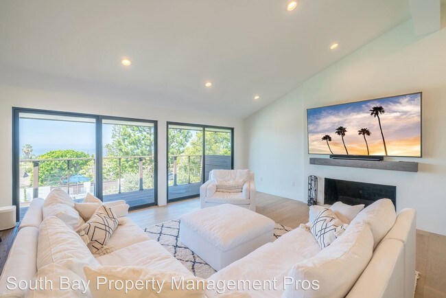 Building Photo - 2805 Palos Verdes Dr W