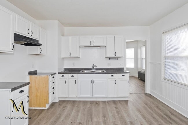 Building Photo - 98-100-100 Prospect St