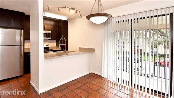 Building Photo - 5919 Birchbrook Dr