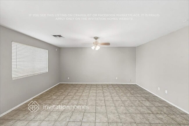 Building Photo - 423 S Sabrina