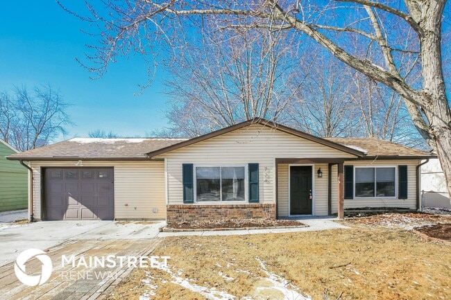 Building Photo - 728 Holiday Dr