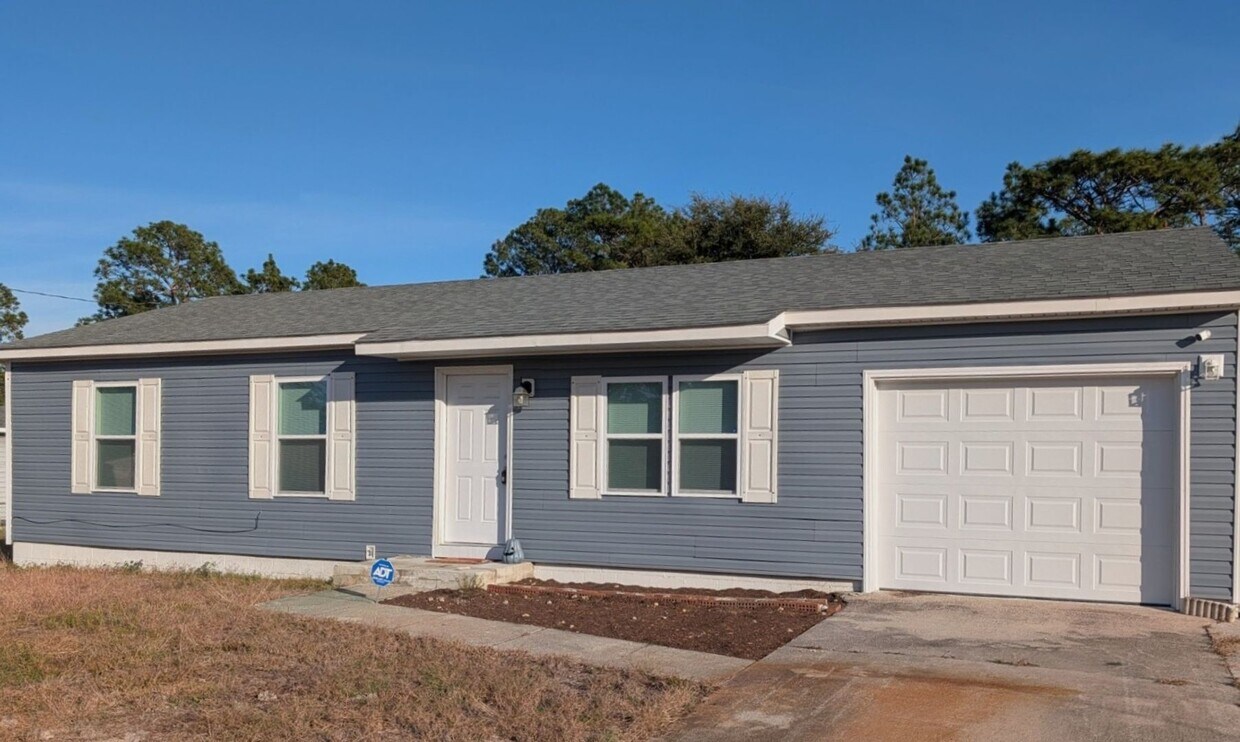 Foto principal - Newly Remodeled Hubert Home