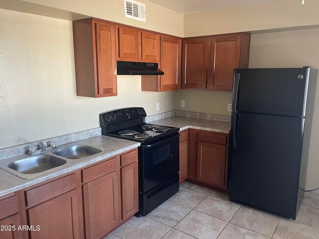 Foto del edificio - 1222 E Mountain View Rd