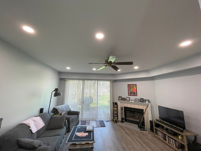 Building Photo - 1122 Regency Dr