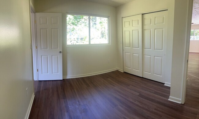 Building Photo - 1128 Homeside Ave