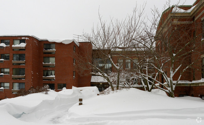 Foto del edificio - Lincoln School Apartments