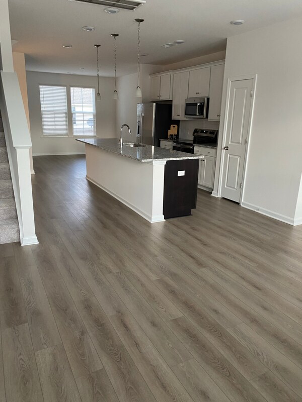 Foto del edificio - 4633 Forest Hills Dr