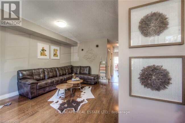 Building Photo - 38 Howe Dr