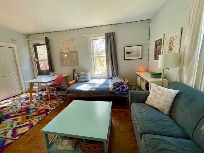 Building Photo - 1010 Centre St