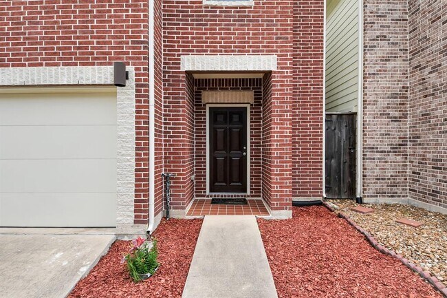 Foto del edificio - 3718 Main Poplar Dr