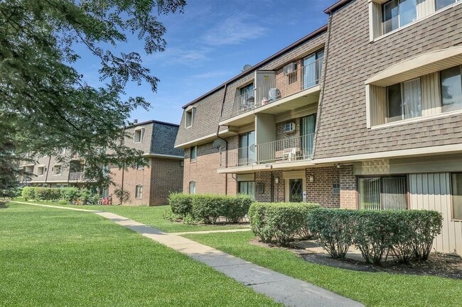 Rear View - 108 E Bailey Rd