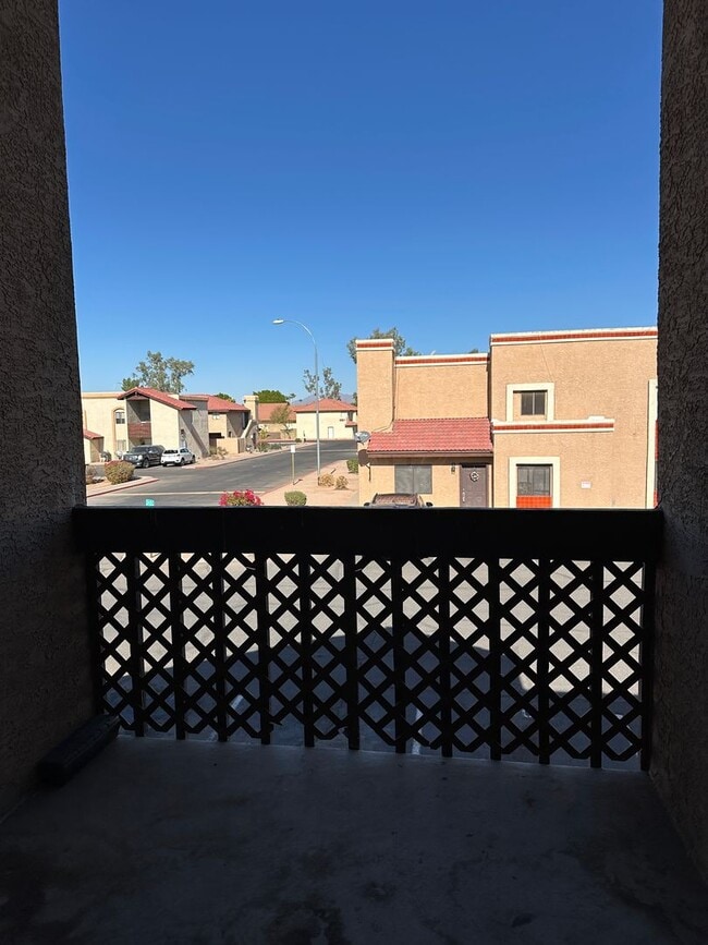 Building Photo - Lindsey and McKellips: 2bed, 1 bath unit, second floor