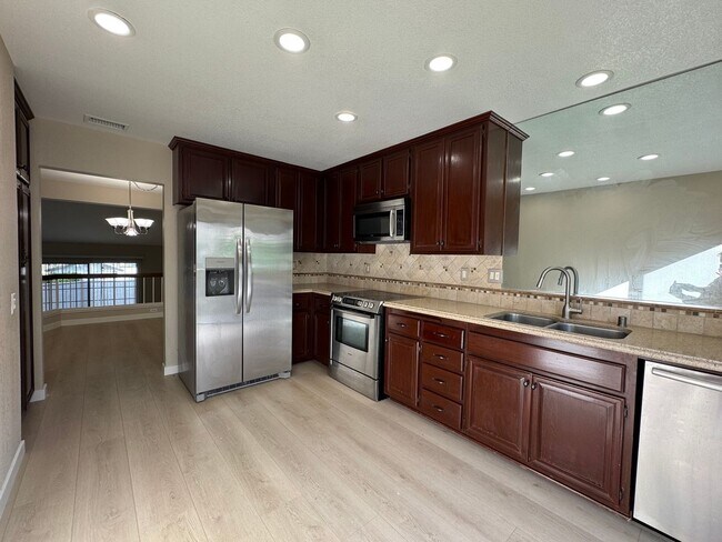 Foto del edificio - Spacious 2Bd/2Ba Condo w/Bonus Office, Garage and A/C!