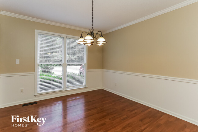 Building Photo - 118 Creekview Ln