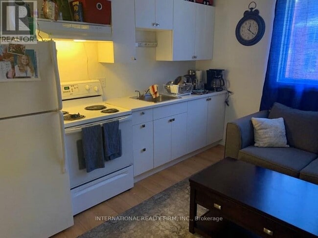 Building Photo - 202 Egerton St