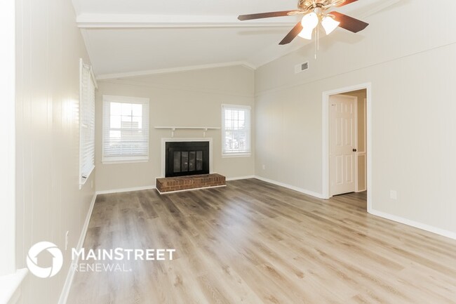 Foto del edificio - 7409 Pawtuckett Rd