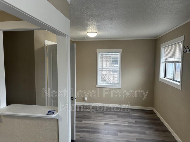 Foto del edificio - 1263 US-2