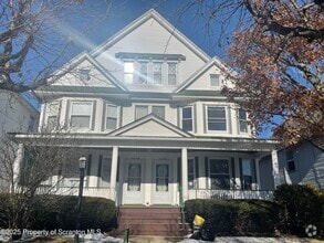 Building Photo - 1218 Schlager St