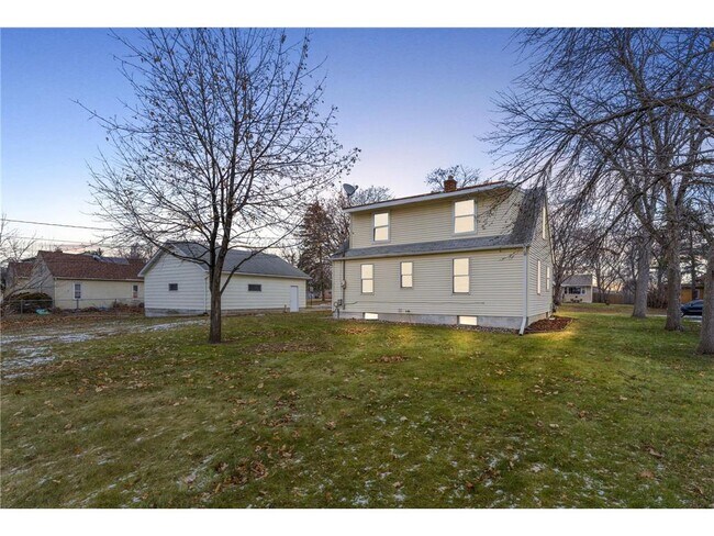 Building Photo - 8910 2nd Ave S
