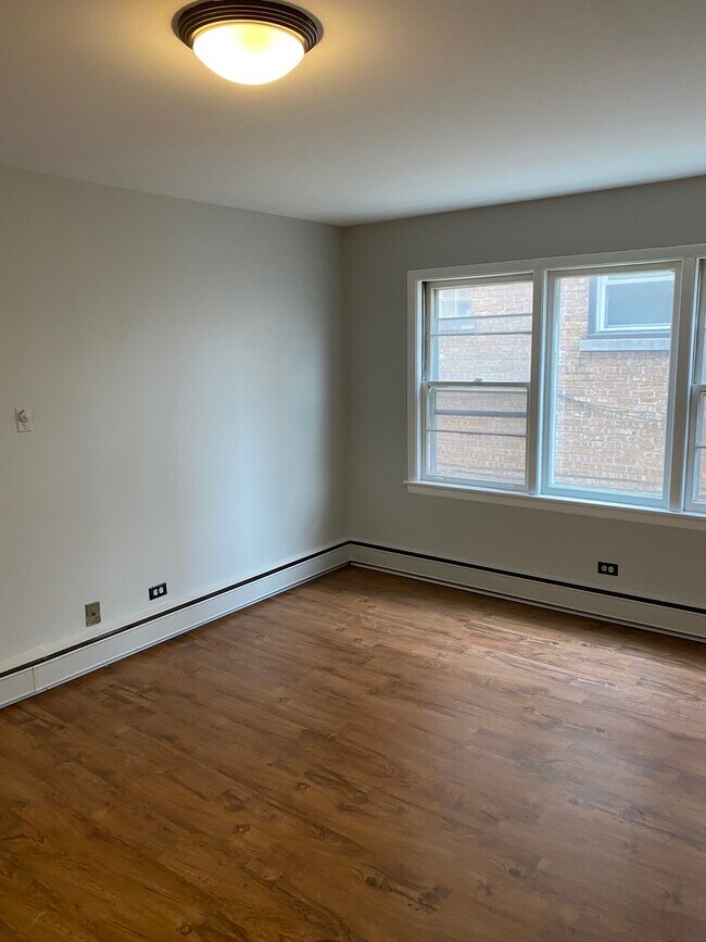 Building Photo - 3741 W 59th St