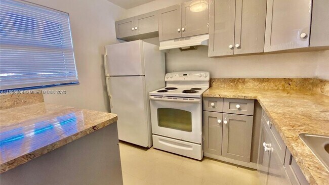 Foto del edificio - 3199 Foxcroft Rd