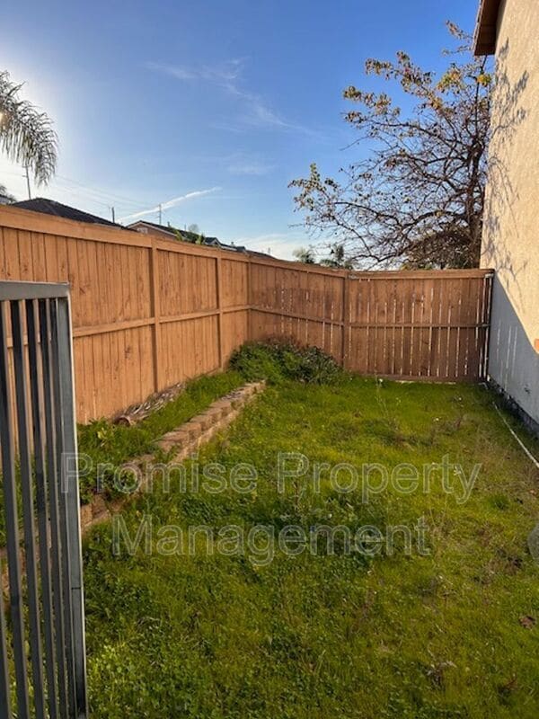 Building Photo - 2305 Bliss Cir