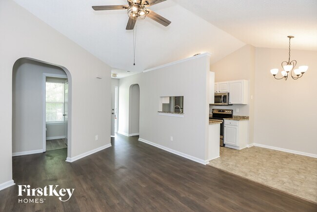 Foto del edificio - 3204 Forest Creek Ct