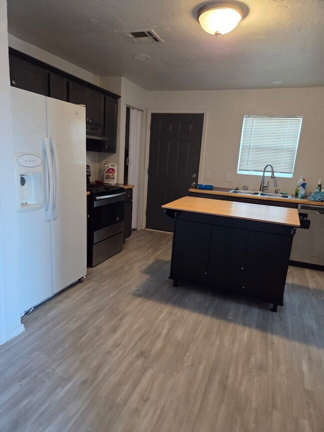 Foto del edificio - 1540 NE 29th St