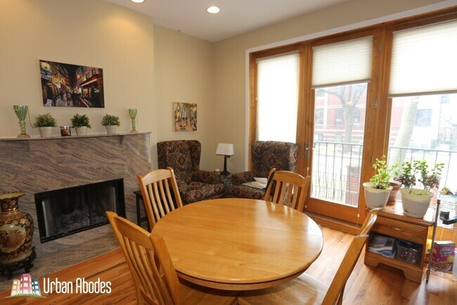 Foto del edificio - 943 N Leavitt St
