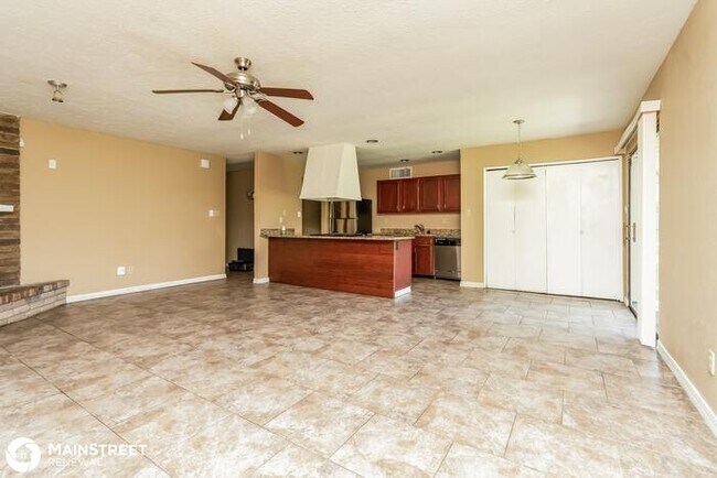 Building Photo - 6932 Sandstone Ct