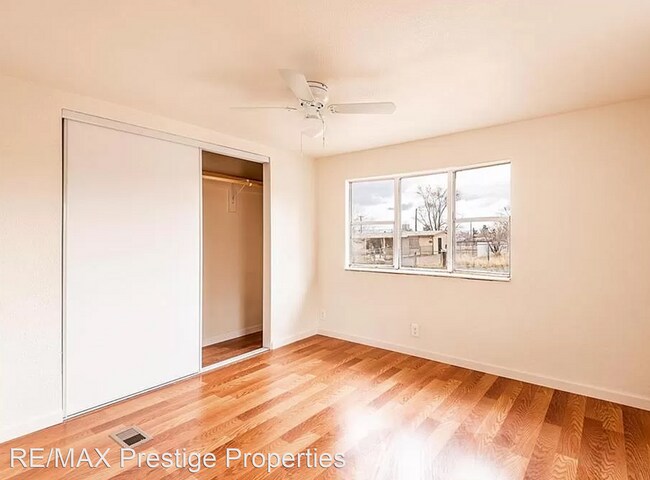 Foto del edificio - 2 br, 1 bath House - 3648 E. Bluebird