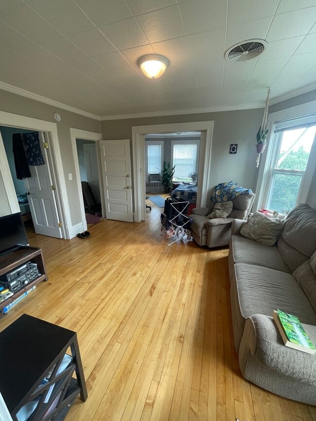 Building Photo - 309 N 26th Ave W