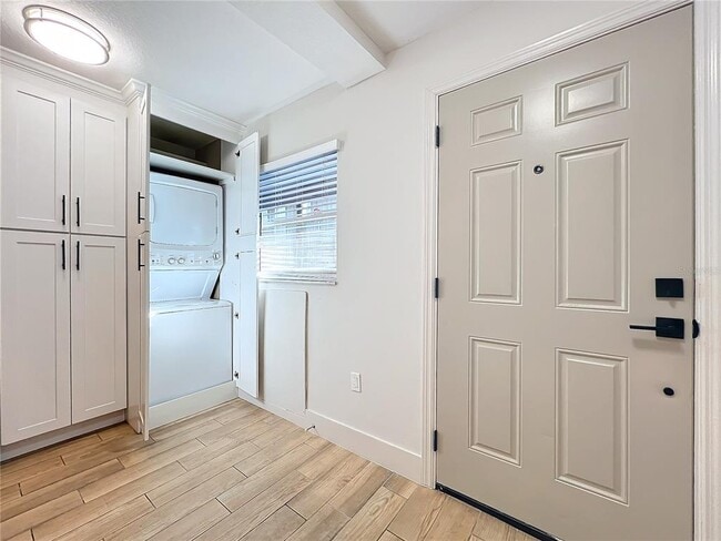 Building Photo - 851 Miles Ave