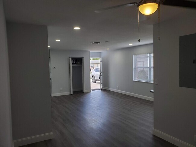 Foto del edificio - 516 NW 53rd St