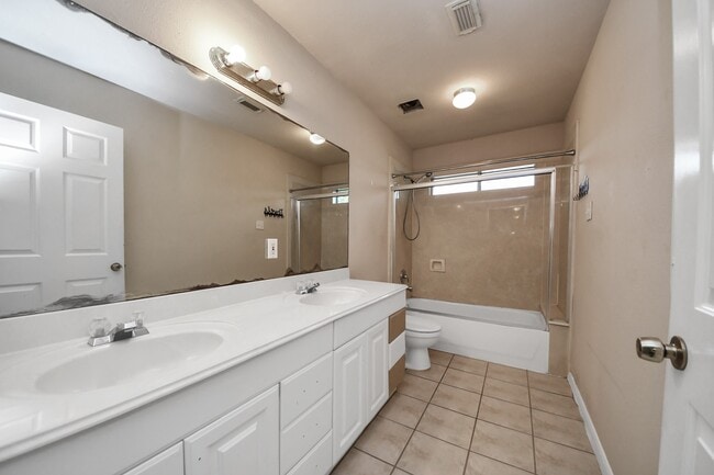 Building Photo - 3211 Carmel Valley Dr