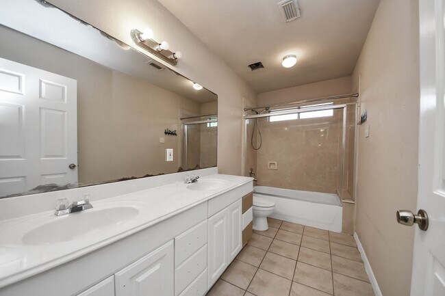 Foto del edificio - 3211 Carmel Valley Dr