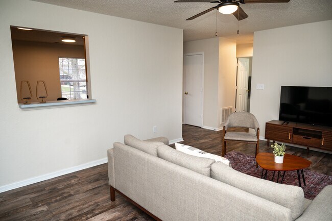 Foto del edificio - 2684 Wynterpointe Ct