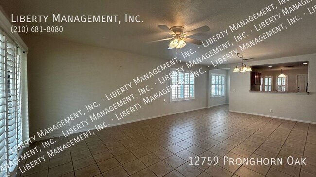 Foto del edificio - 12759 Pronghorn Oak