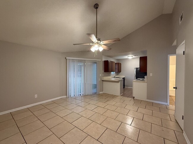 Foto del edificio - 2 Bedroom 1 Bath Duplex in Pace, FL!