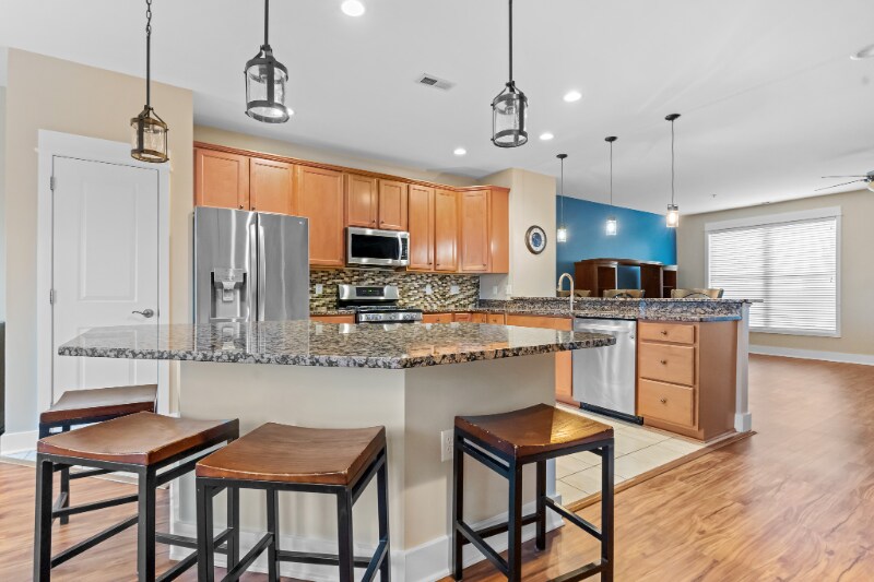 Primary Photo - 9905 Bay Ct Ln