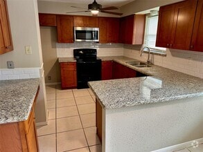 Building Photo - 2711 Colony Dr