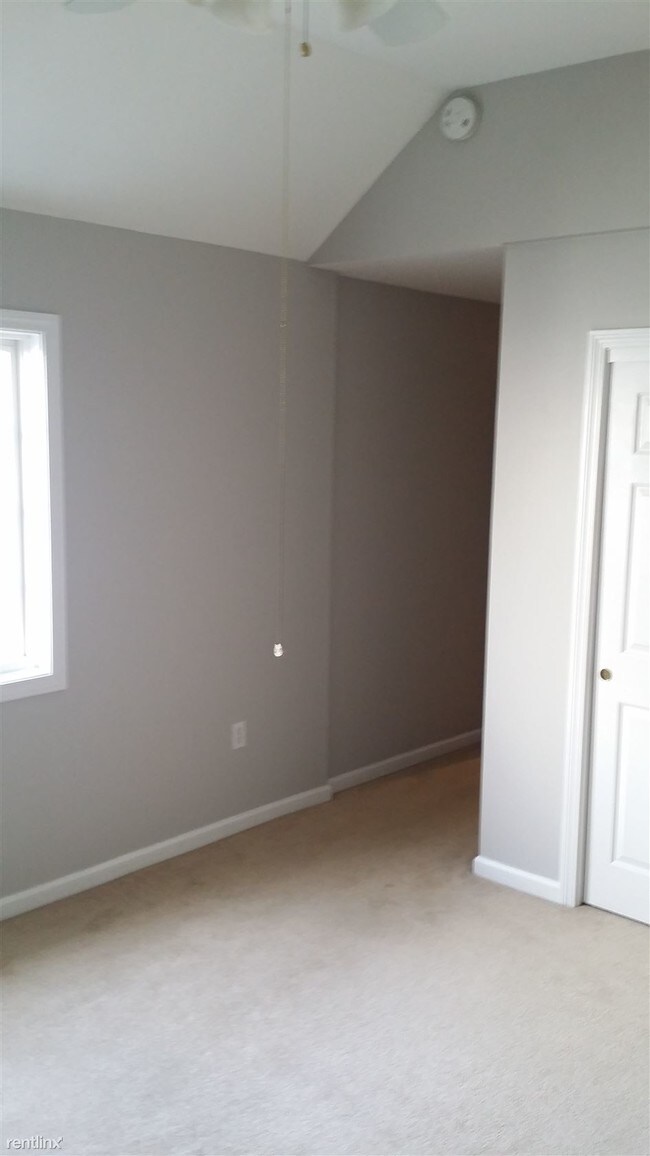 Building Photo - 408 Hickory Woods Ln