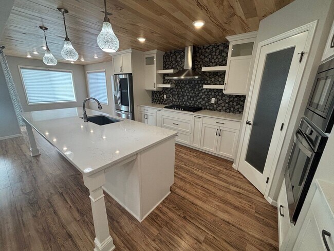 Foto del edificio - Gorgeous 5 bed, 3.5 bath in South Fargo