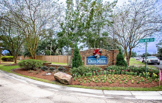 Building Photo - 12437 Old Millstone Dr